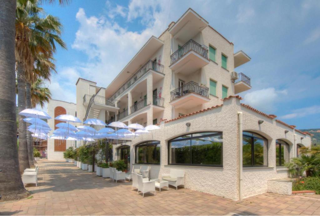 Liguria Apartments Pietra Ligure Exterior photo